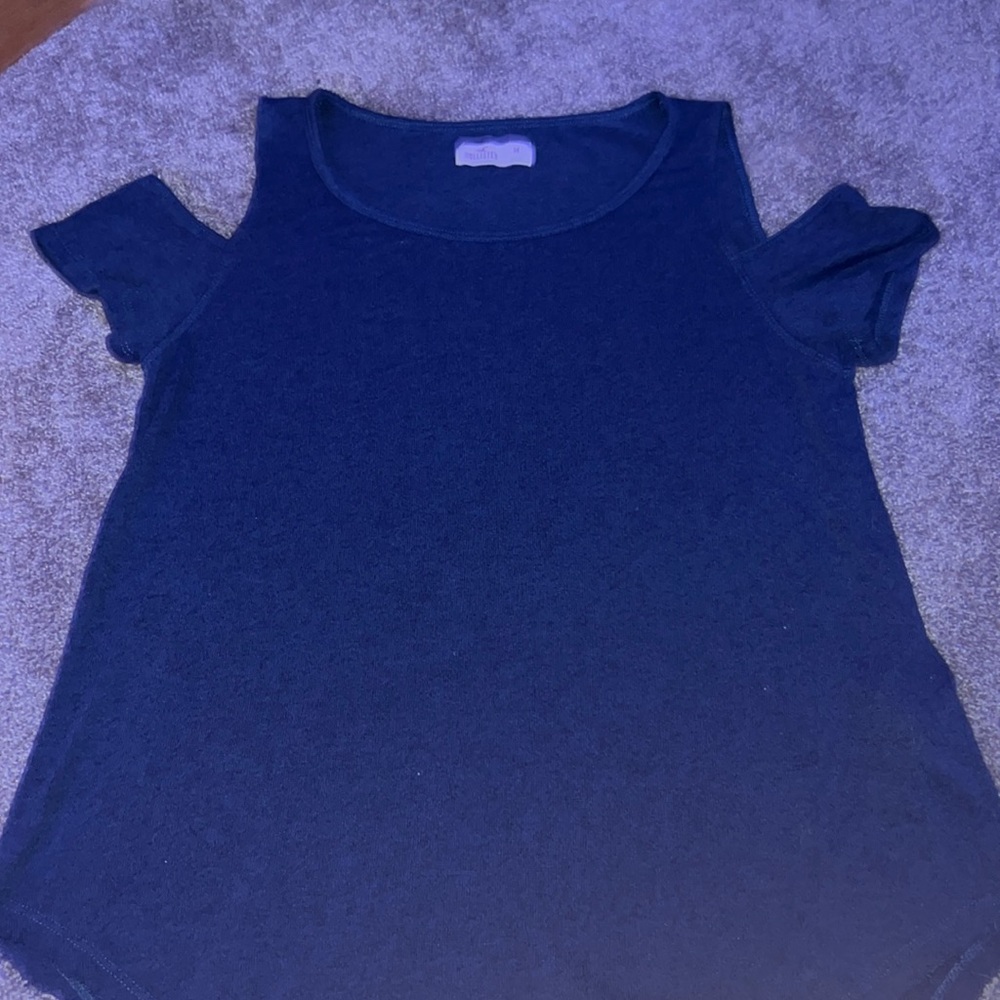 Women's Hollister off the shoulder blouse.